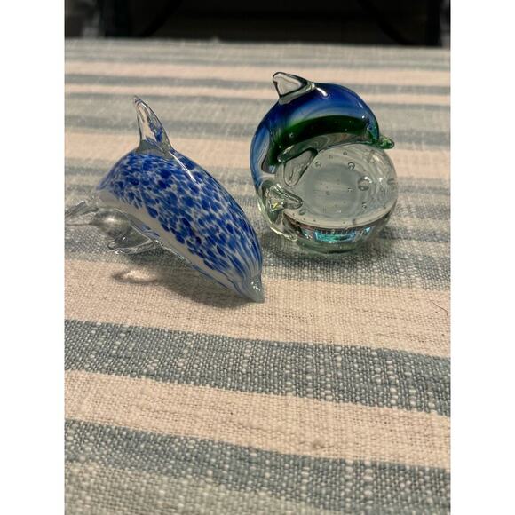 Two glass dolphin paperweights - Picture 9 of 11